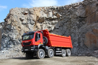 самосвал IVECO-AMT AD 8х8