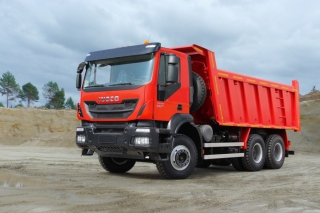 самосвал IVECO-AMT AD 6х6